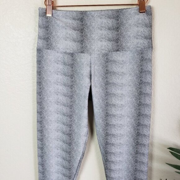 Onzie Snakeskin Python Print High Waisted Yoga Pants Leggings size M/L - Picture 2 of 11